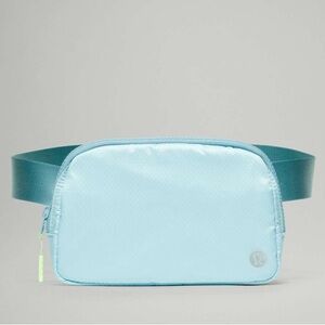 Lululemon Everywhere Belt Bag